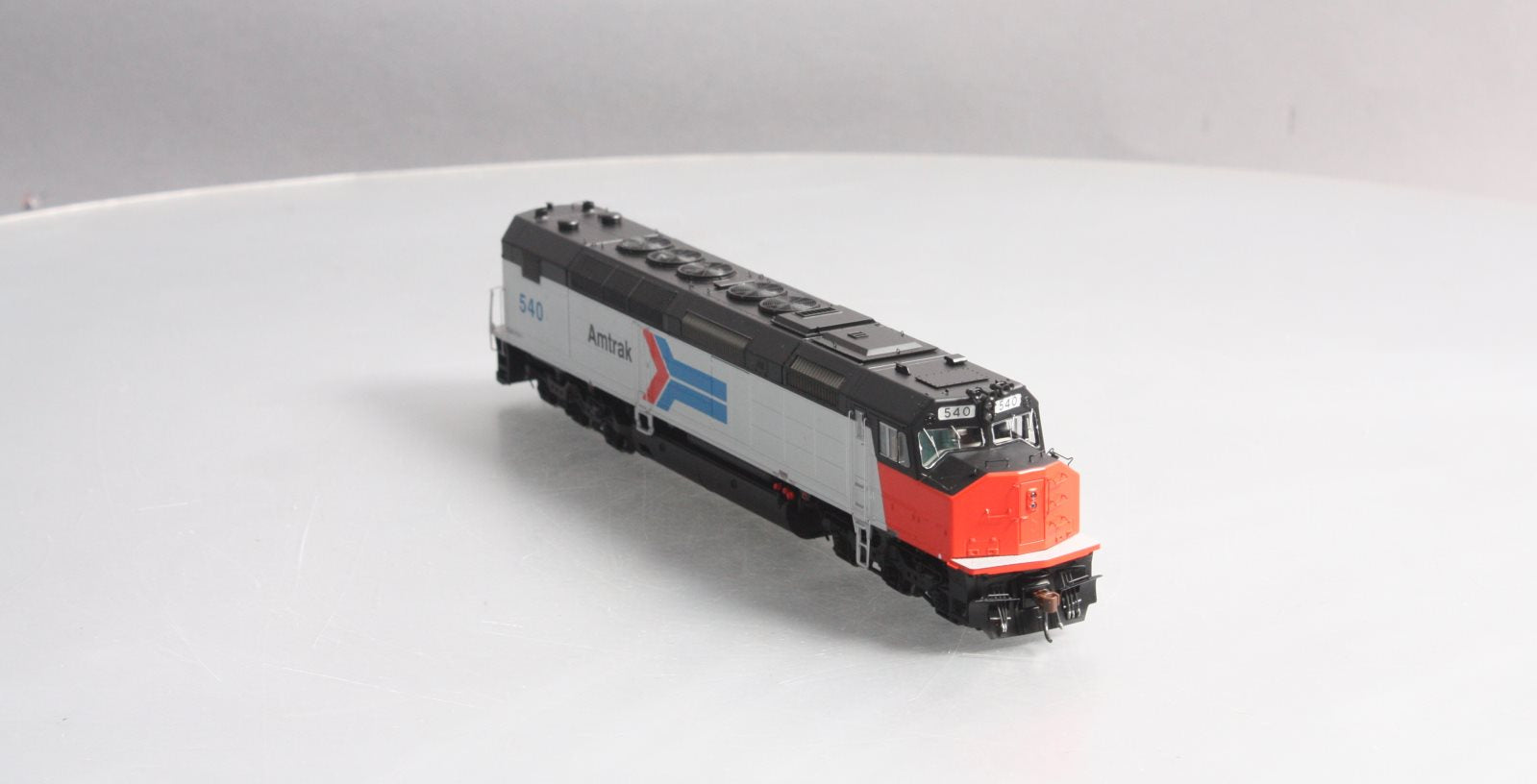 Athearn G63921 HO Amtrak SDP40F Diesel Locomotive #540