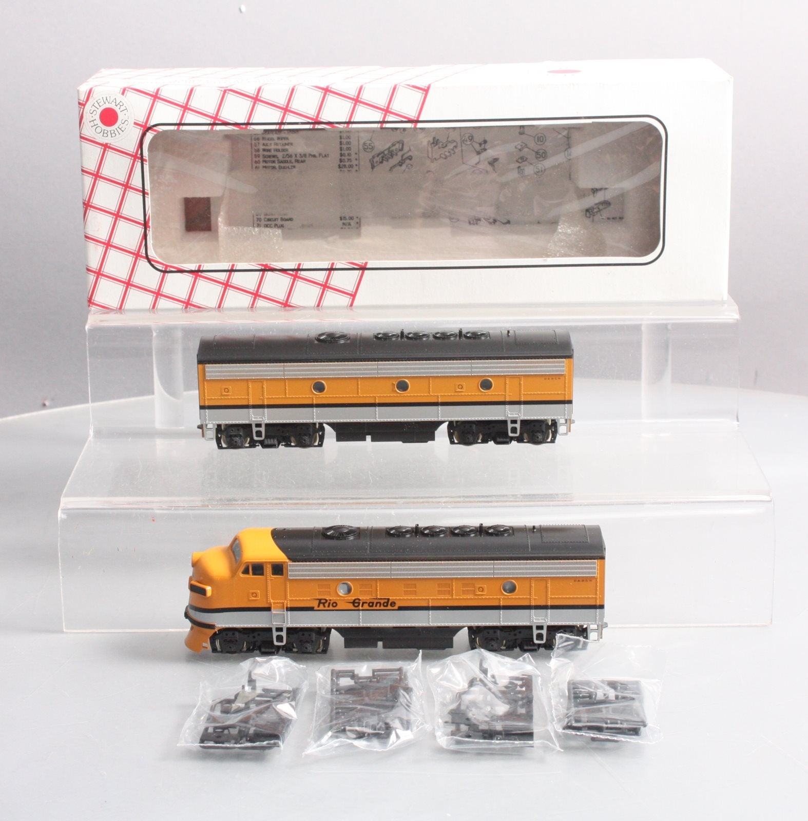 Stewart 5912 HO Denver & Rio Grande Western EMD F9 A/B Diesel Locomotive Set NIB