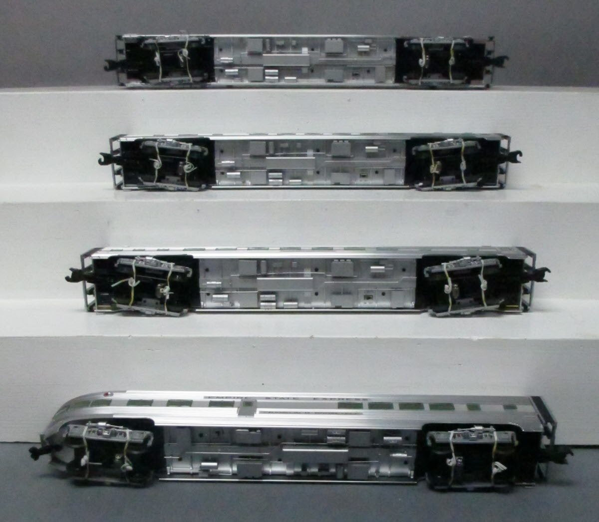Lionel 6-29173 O New York Central Empire State Express Passenger Cars (Set of 4) MT/Box