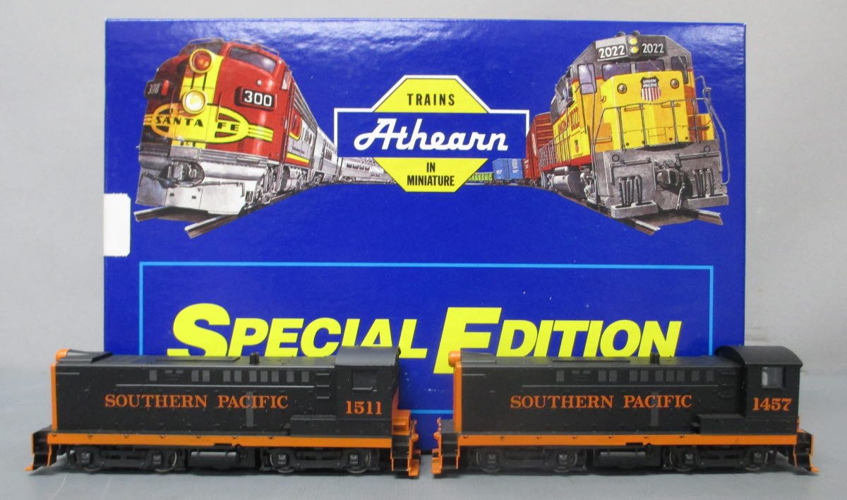 Athearn 2219 HO Scale Southern Pacific Two S12 Powered Diesel Locomotives