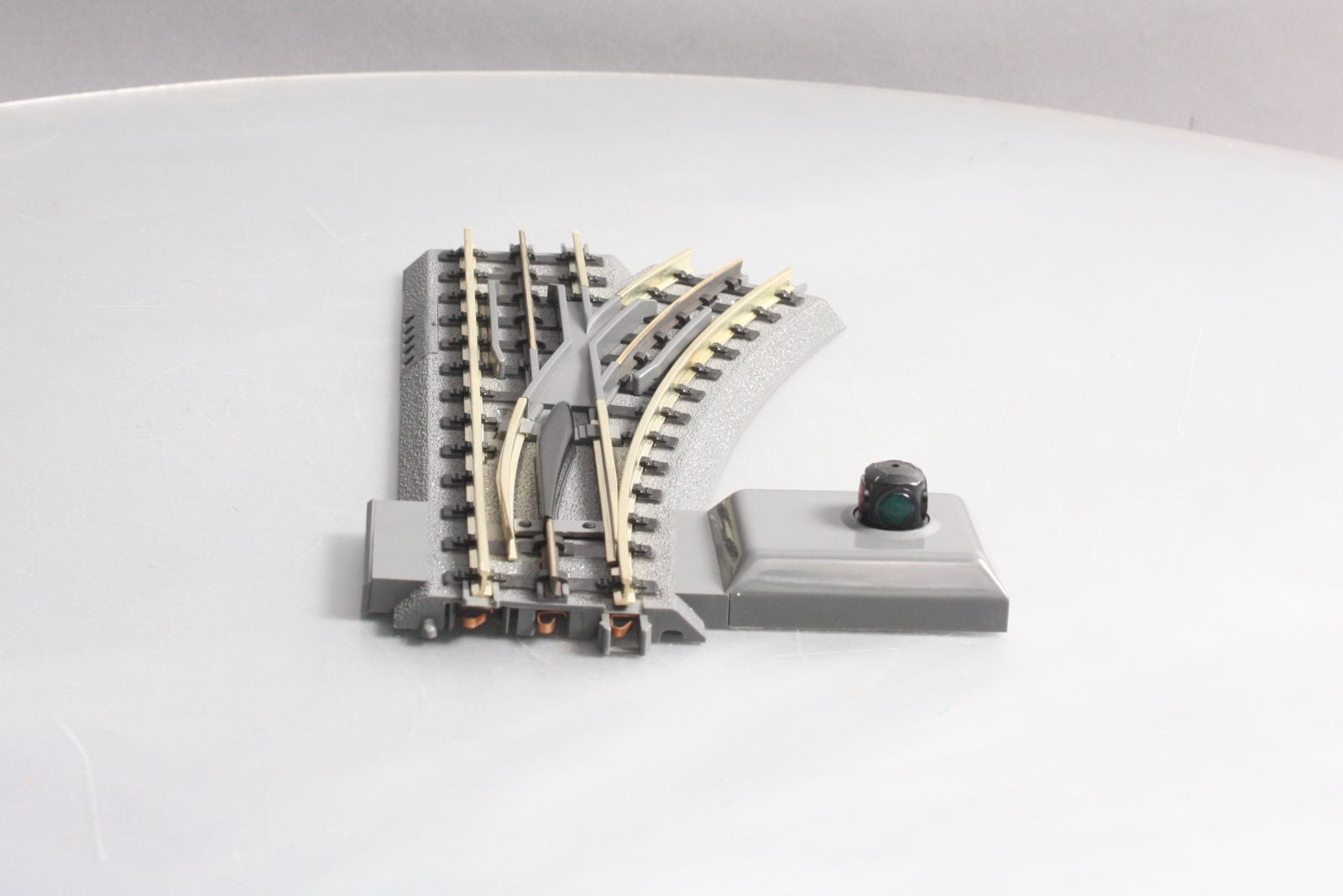 MTH 40-1043 O42 RealTrax Nickel Silver Right Hand Remote Switch Turnout