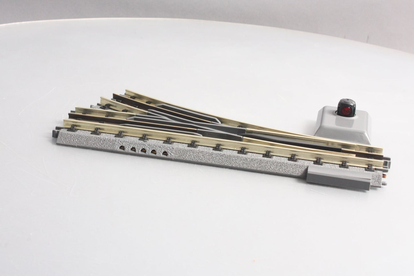 MTH 40-1043 O42 RealTrax Nickel Silver Right Hand Remote Switch Turnout