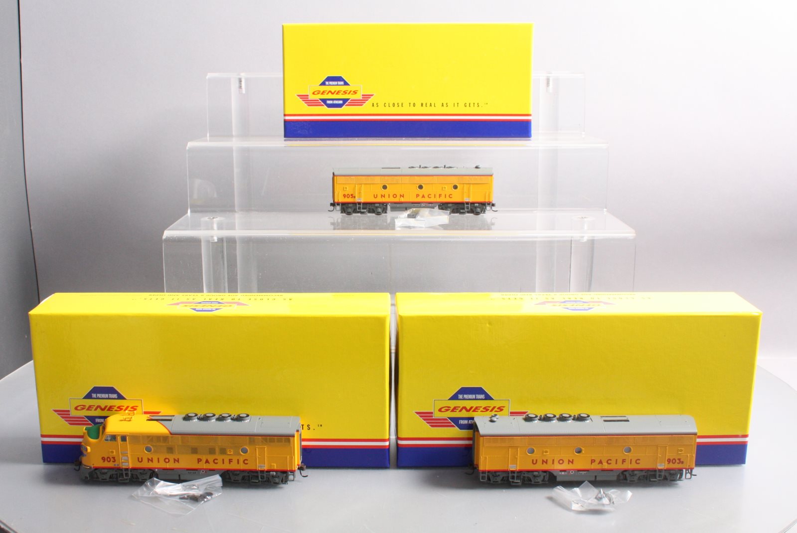 Athearn G2901 HO Scale Union Pacific F3A/F3B/F3B Diesel Locomotive Set LN/Box