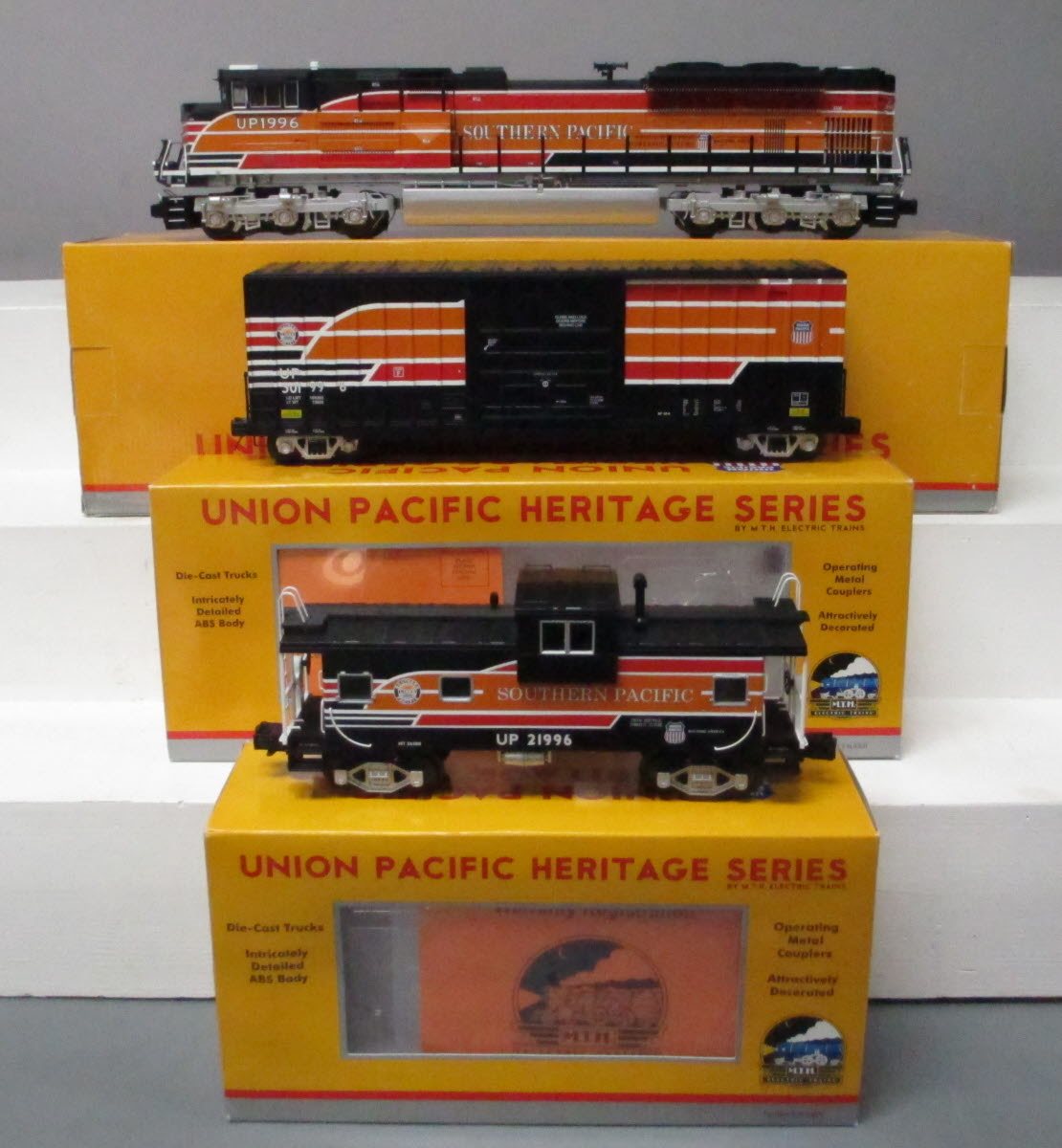 MTH 20-2773-1 Southern Pacific SD70ACe Heritage Diesel Train Set w/PS 2.0