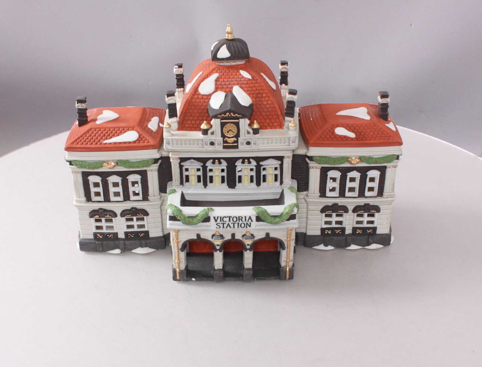 Dept 56 5574-3 Dickens Village Series: Victoria Station LN/Box