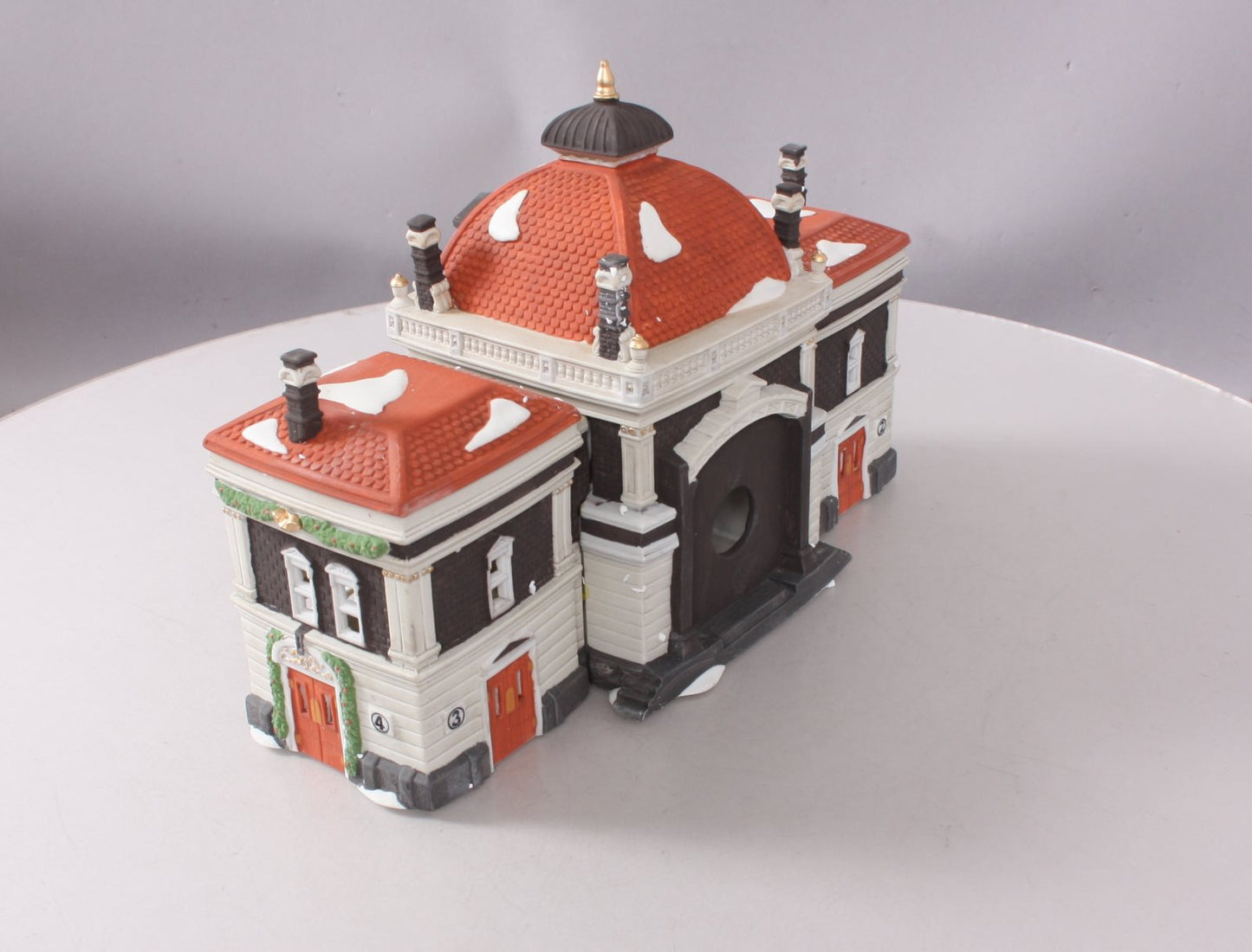 Dept 56 5574-3 Dickens Village Series: Victoria Station LN/Box