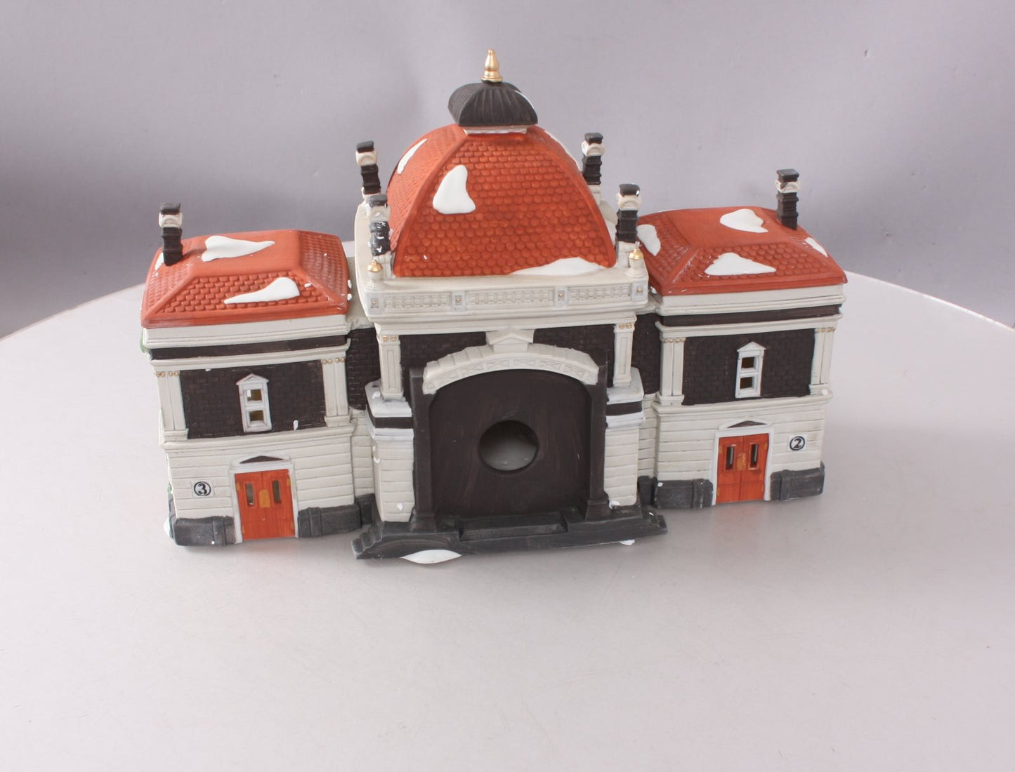 Dept 56 5574-3 Dickens Village Series: Victoria Station LN/Box