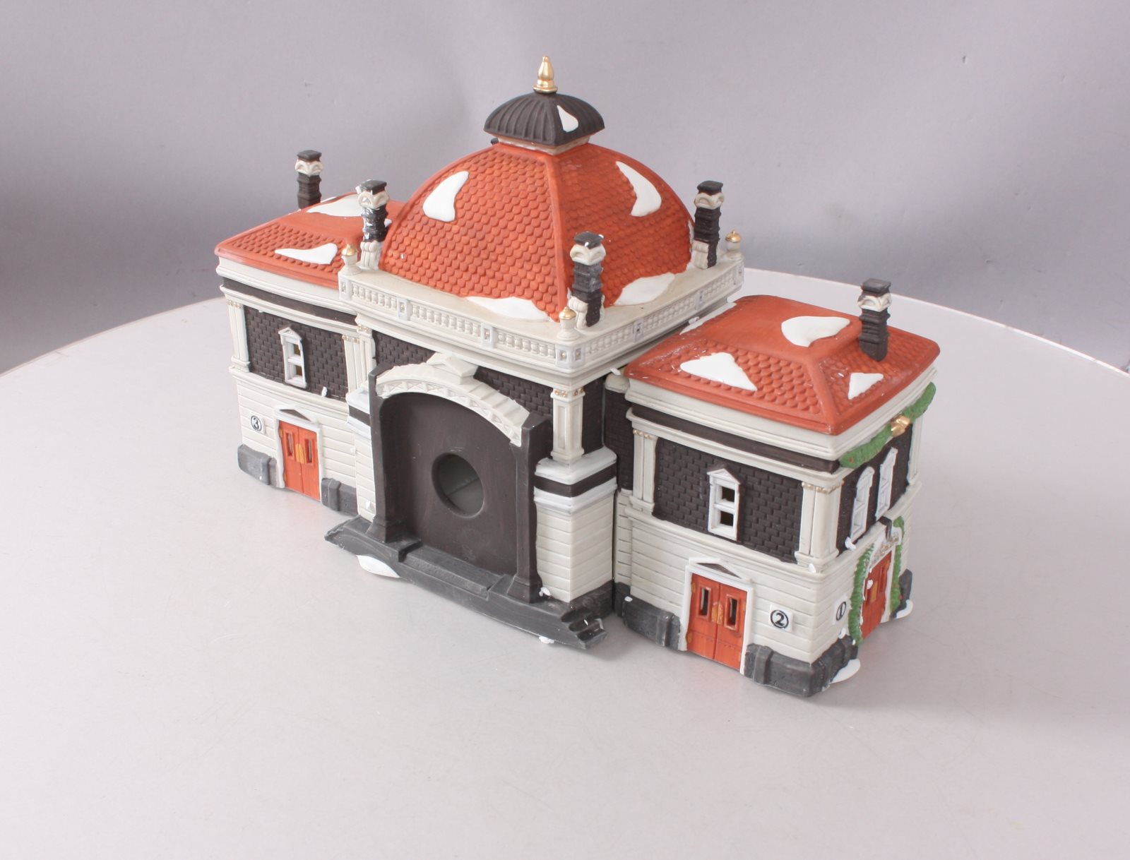 Dept 56 5574-3 Dickens Village Series: Victoria Station LN/Box