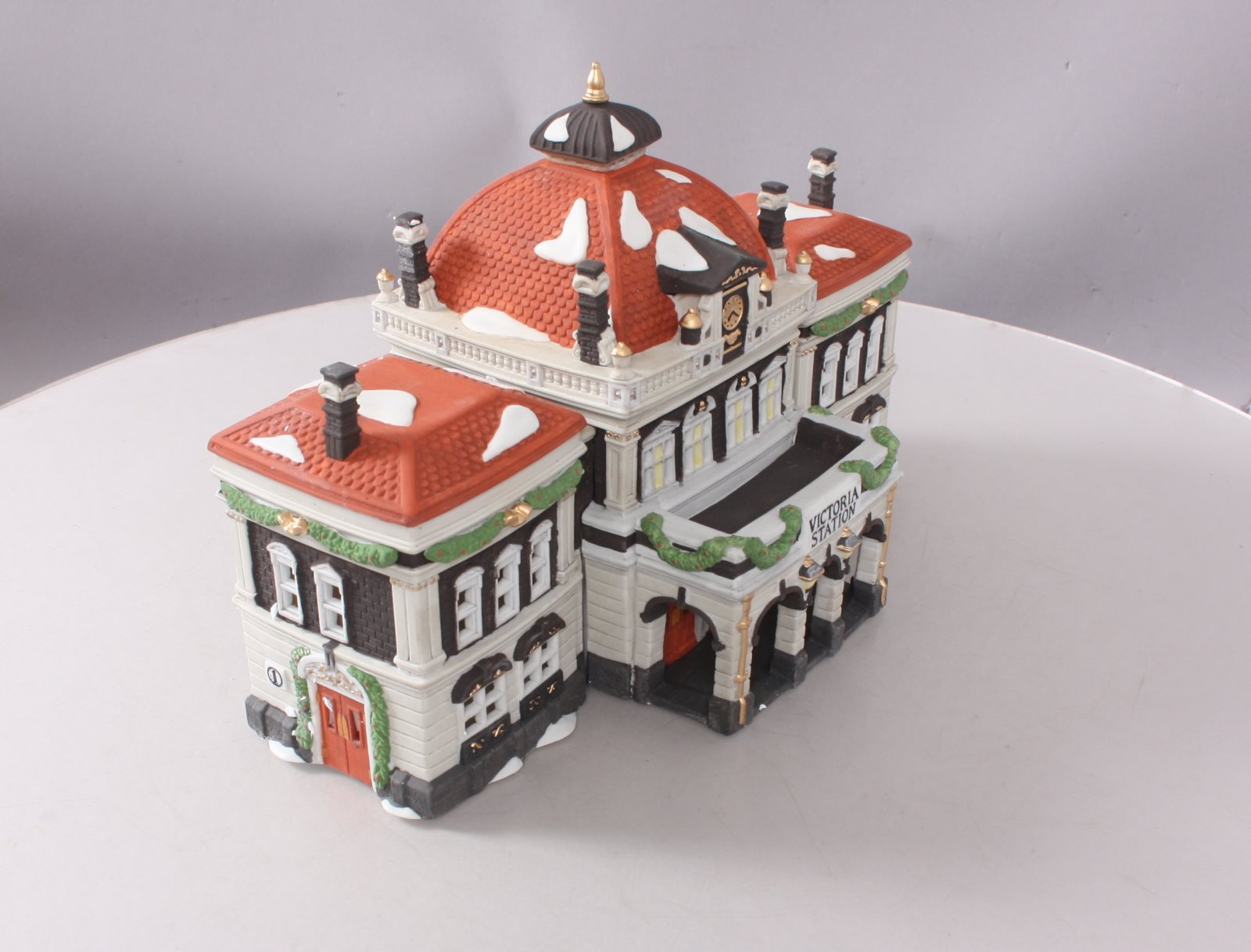 Dept 56 5574-3 Dickens Village Series: Victoria Station LN/Box