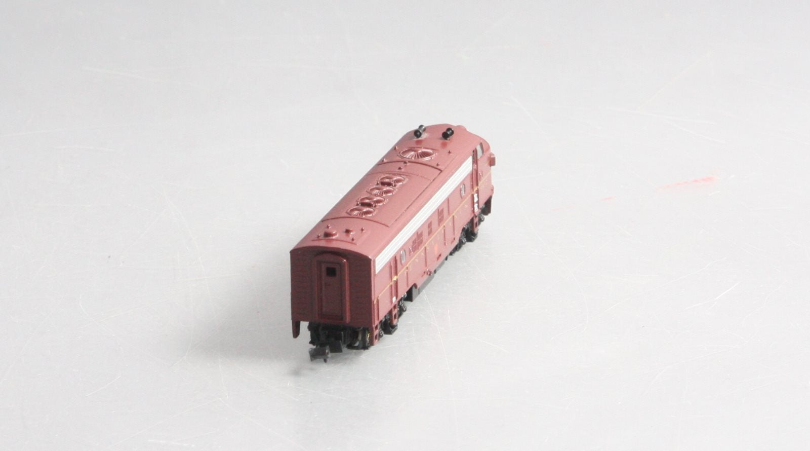 Model Power 89441 N Pennsylvania EMD FP7A Phase II Diesel Locomotive #9832