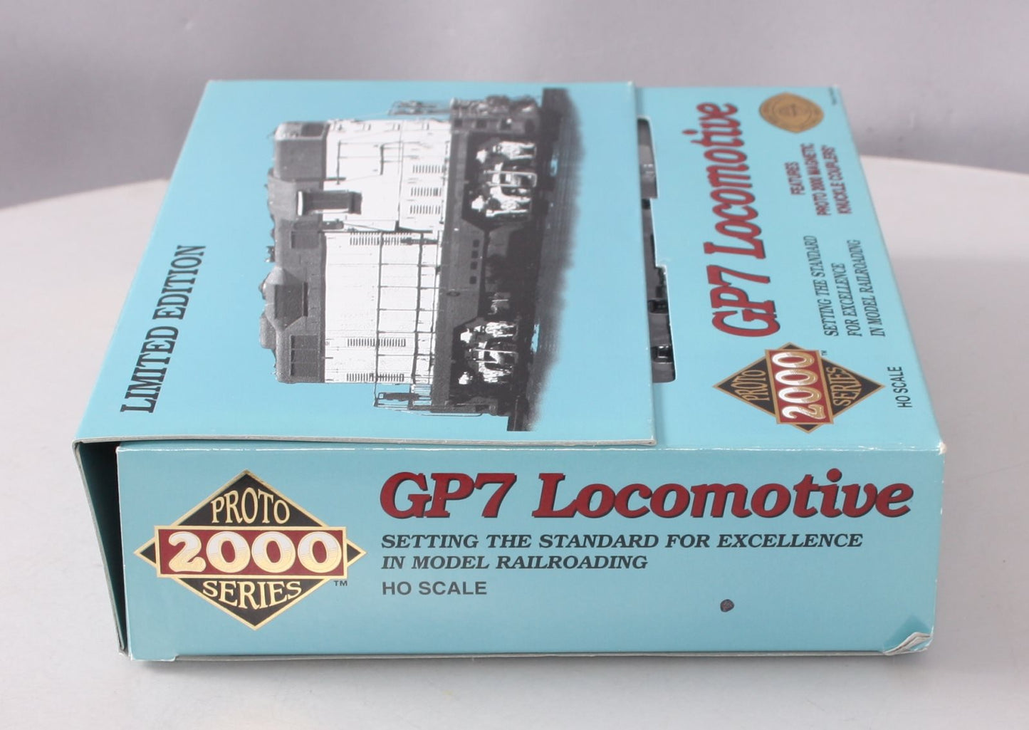 Proto 2000 23014 HO Scale Western Pacific GP7 Phase II Diesel Locomotive #713 LN/Box