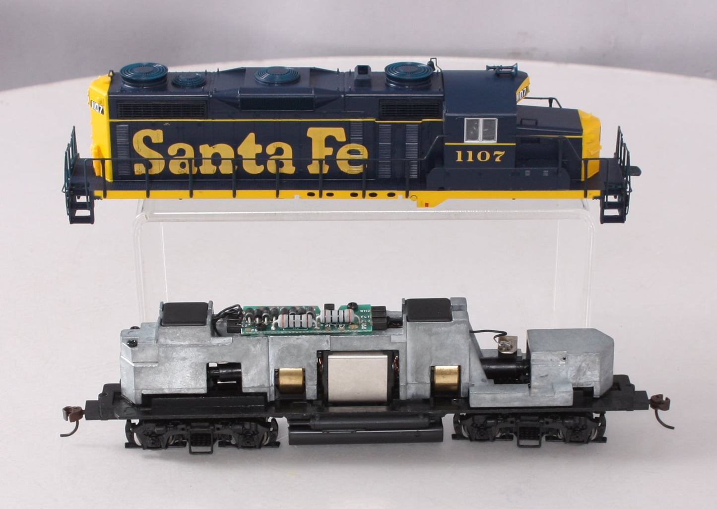 Proto 2000 8008 HO Scale Santa Fe ATSF GP20 Diesel Locomotive #1107 LN/Box