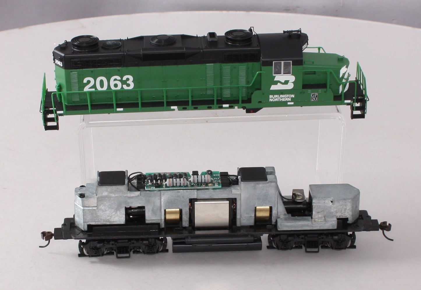 Proto 2000 8120 HO Burlington Northern GP20 Locomotive w/Dynamic Brakes #2063 LN/Box