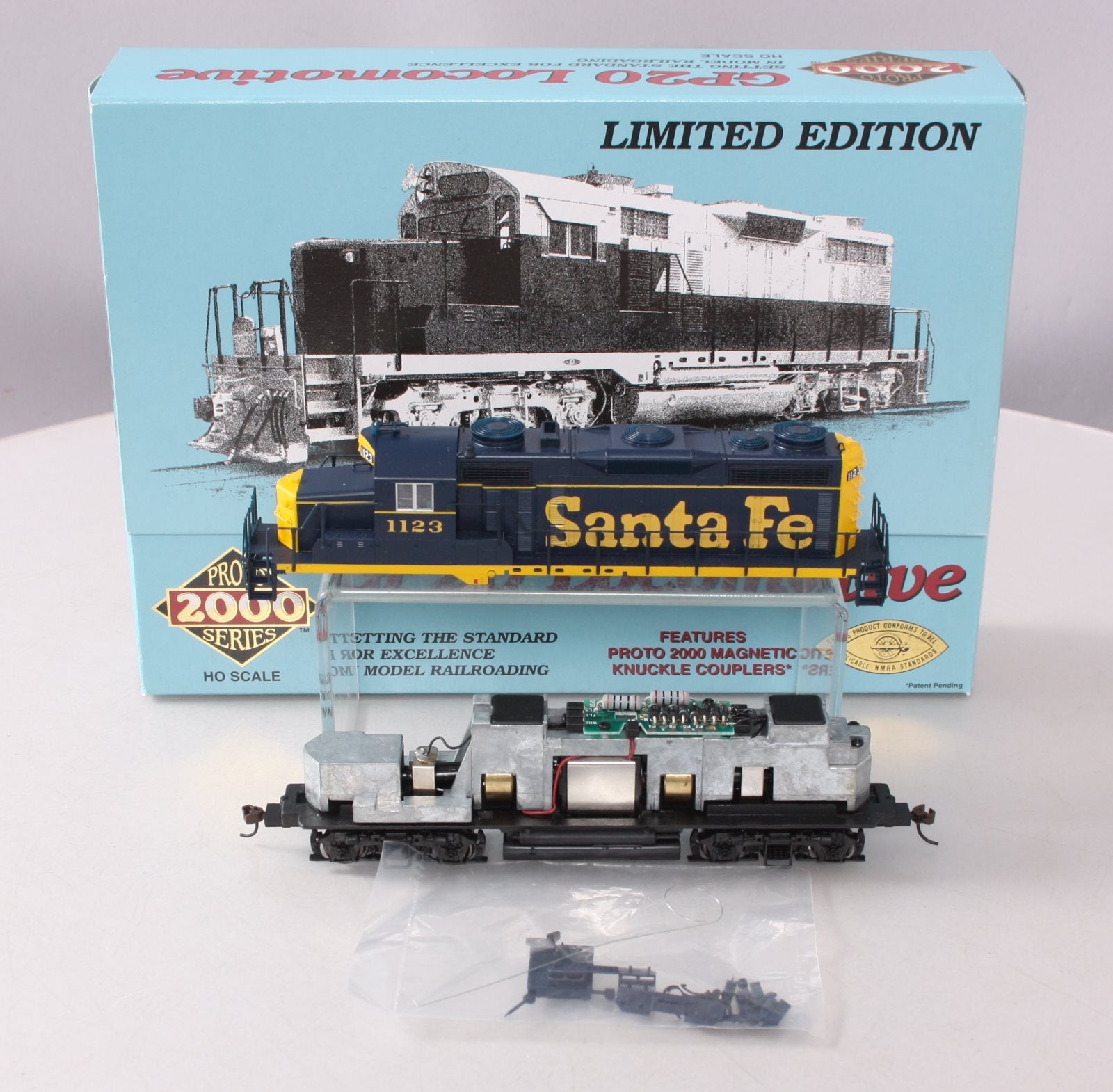 Proto 2000 8005 HO Scale ATSF GP20 Diesel Locomotive #1123 - DC LN/Box
