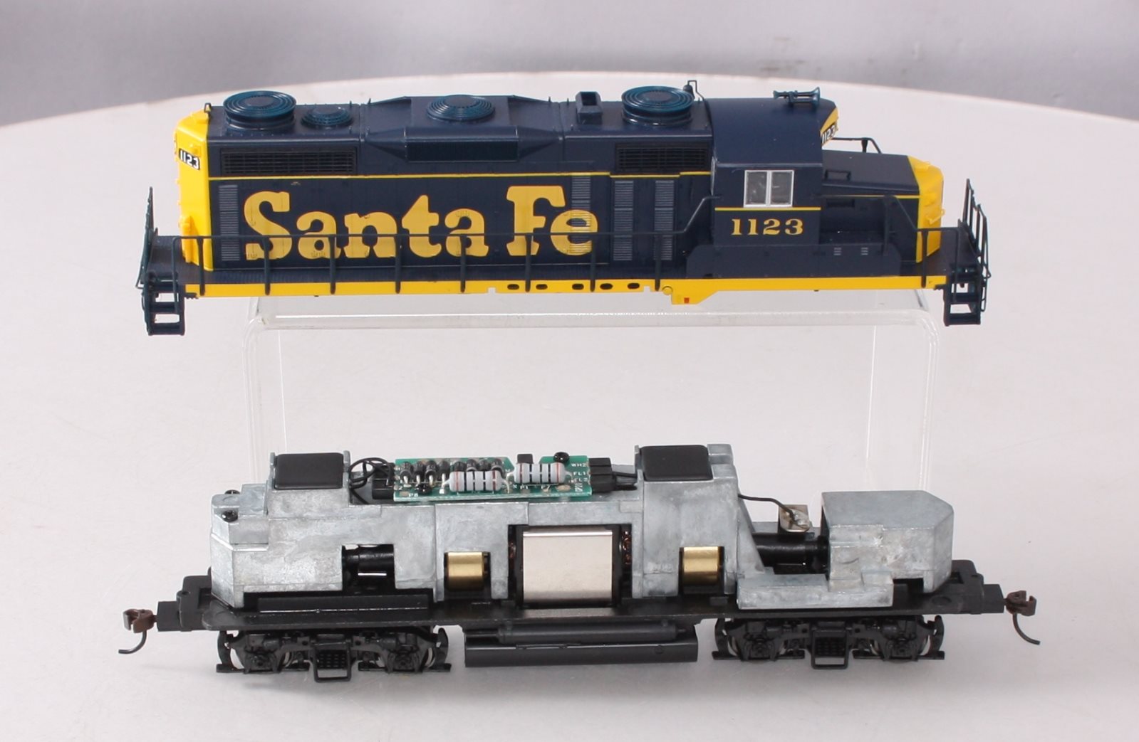 Proto 2000 8005 HO Scale ATSF GP20 Diesel Locomotive #1123 - DC LN/Box