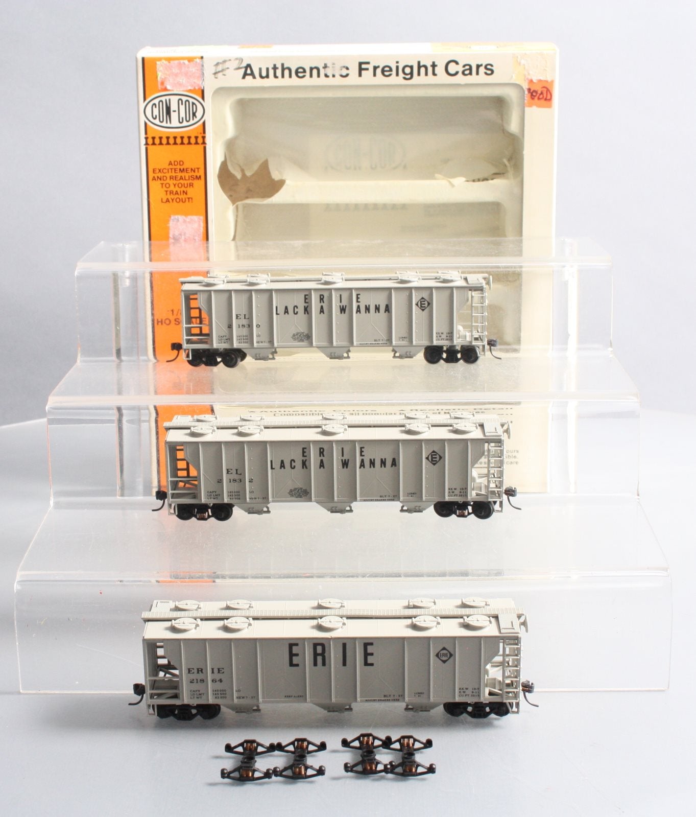 Con-Cor 01-950202 HO Scale Erie Lackawanna PS-2 Covered Hopper Kits (3-Pack)