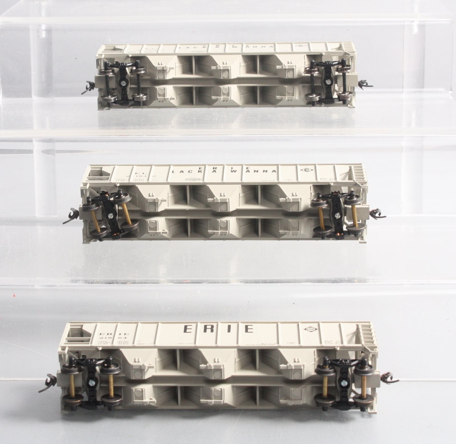 Con-Cor 01-950202 HO Scale Erie Lackawanna PS-2 Covered Hopper Kits (3-Pack)