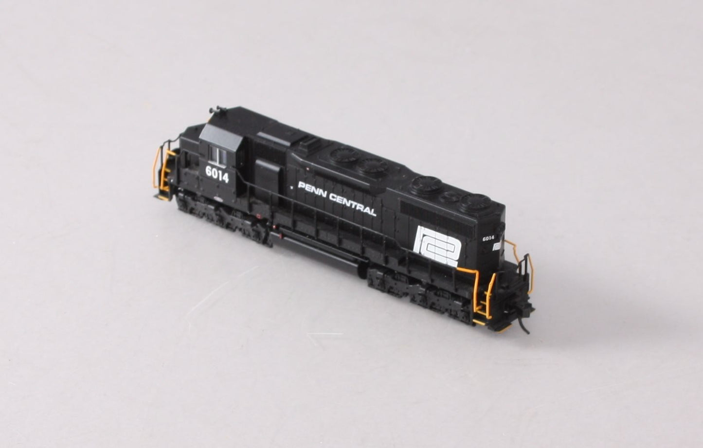 Atlas 40003734 N Penn Central SD-35 Low Hood Diesel Locomotive #6014 - LokSound