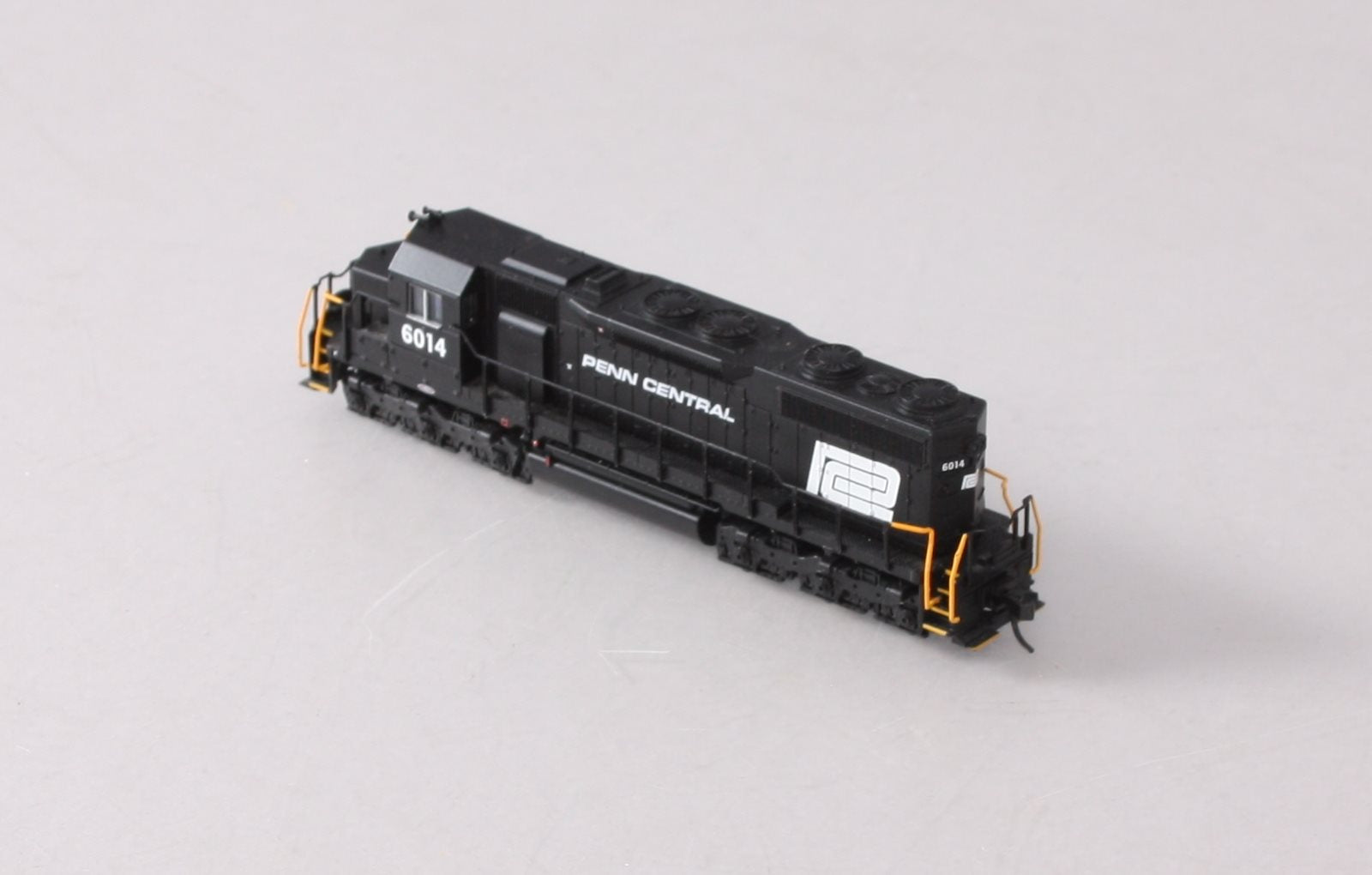 Atlas 40003734 N Penn Central SD-35 Low Hood Diesel Locomotive #6014 - LokSound