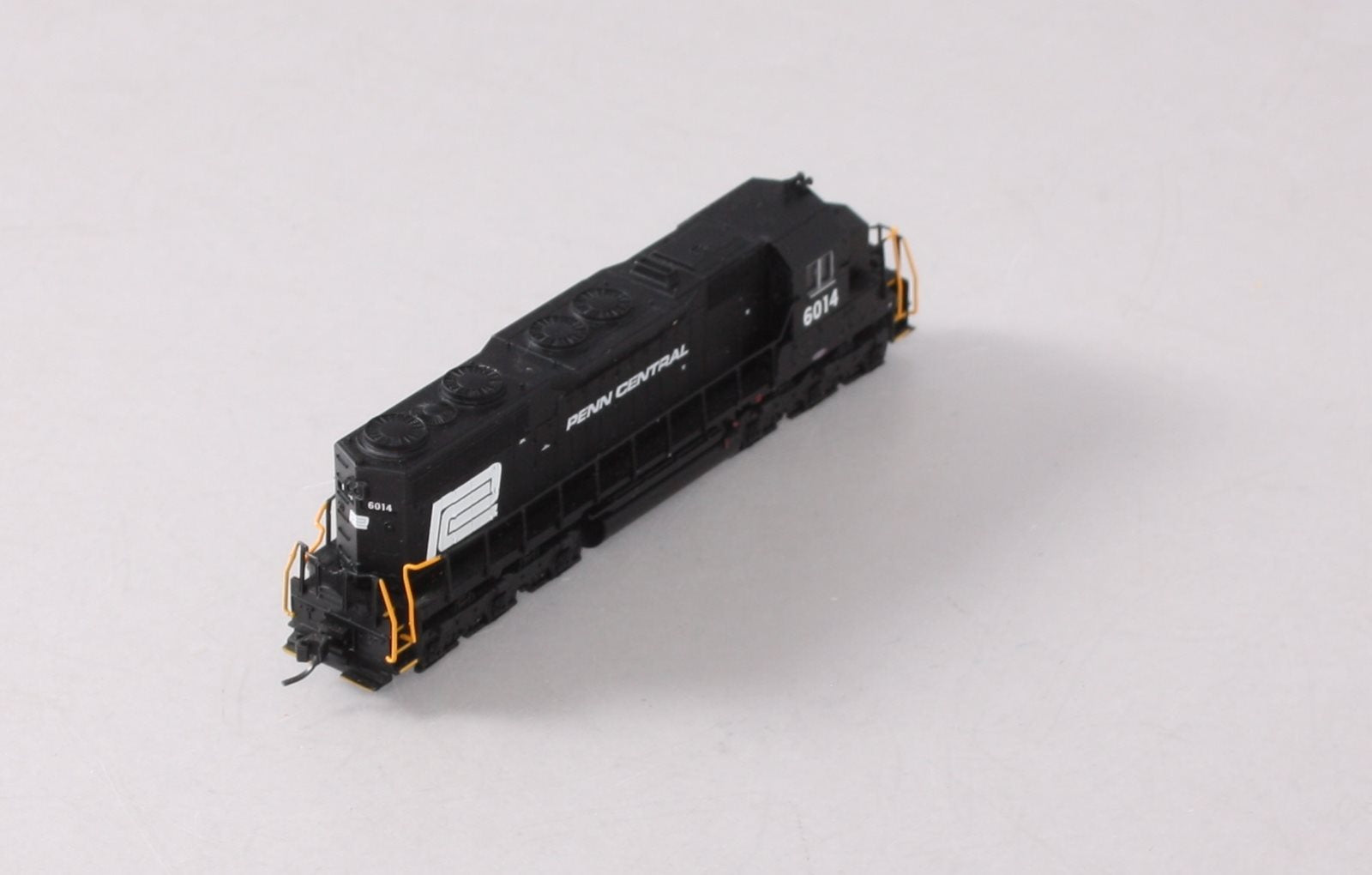 Atlas 40003734 N Penn Central SD-35 Low Hood Diesel Locomotive #6014 - LokSound