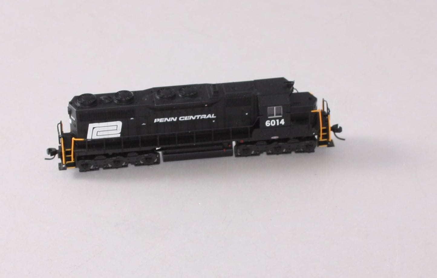 Atlas 40003734 N Penn Central SD-35 Low Hood Diesel Locomotive #6014 - LokSound