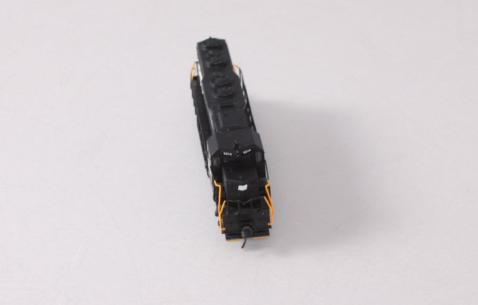 Atlas 40003734 N Penn Central SD-35 Low Hood Diesel Locomotive #6014 - LokSound
