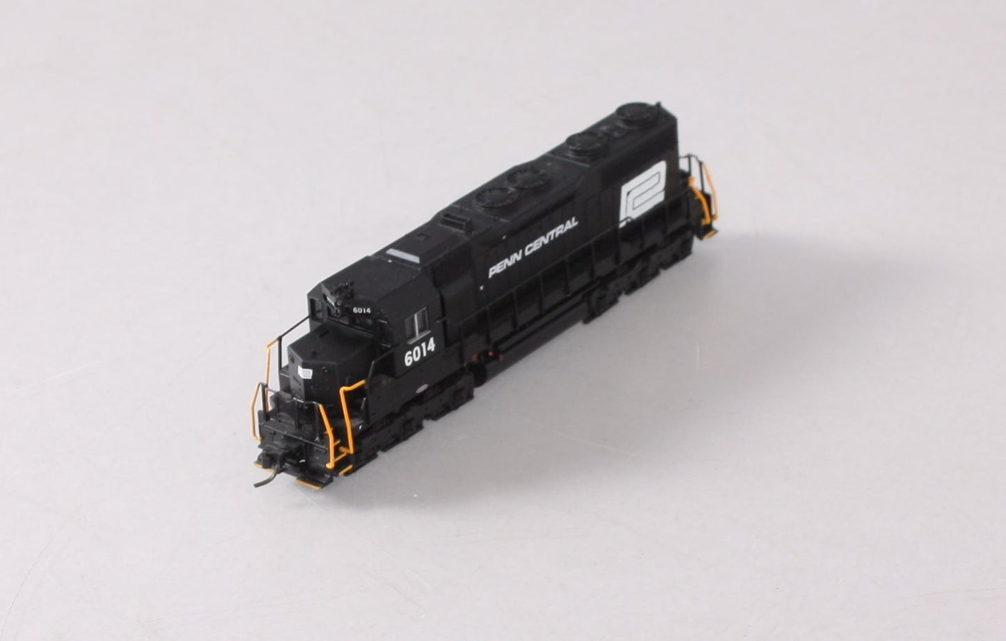 Atlas 40003734 N Penn Central SD-35 Low Hood Diesel Locomotive #6014 - LokSound