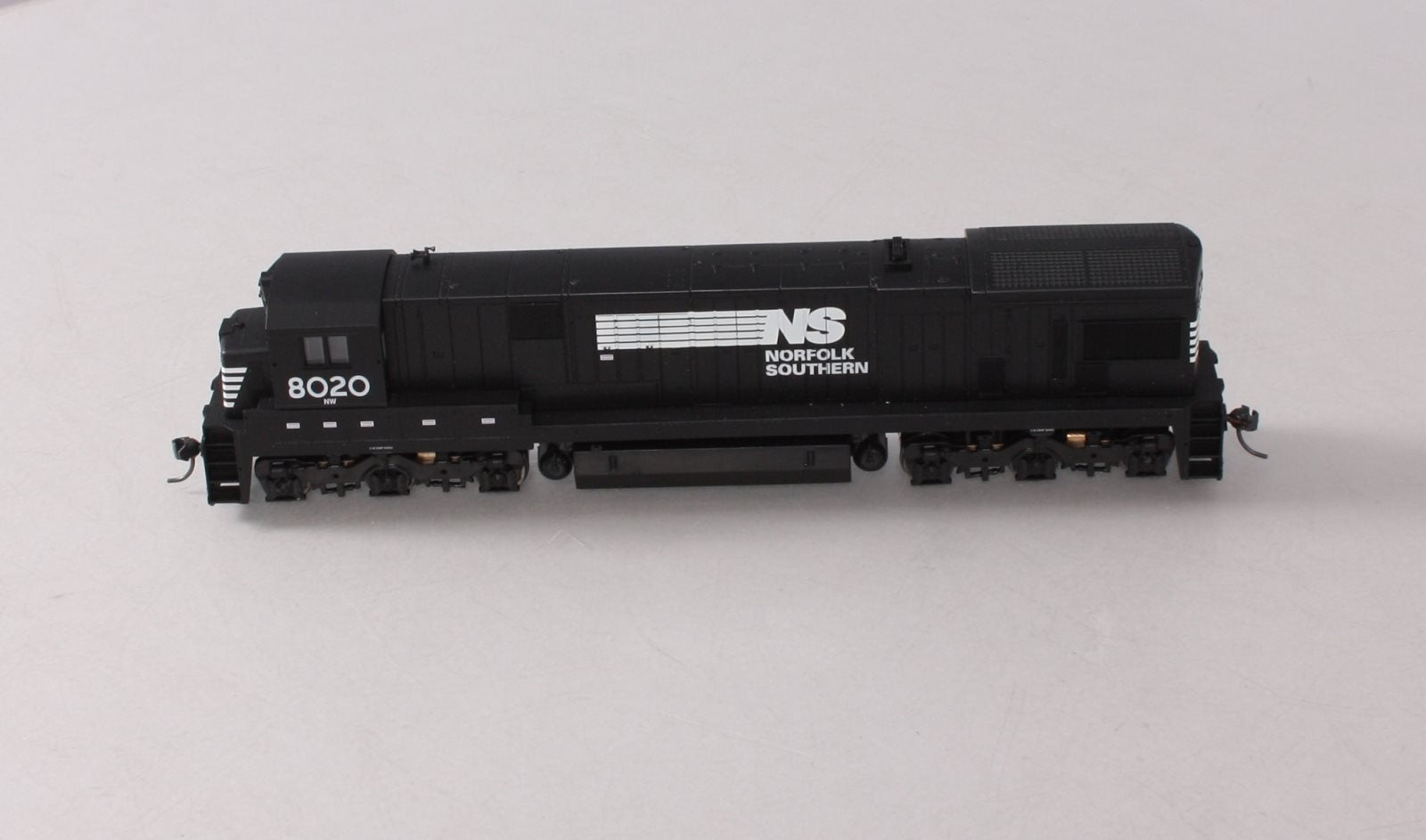 Atlas 8627 HO Scale Norfolk Southern C30-7 Diesel Locomotive #8020