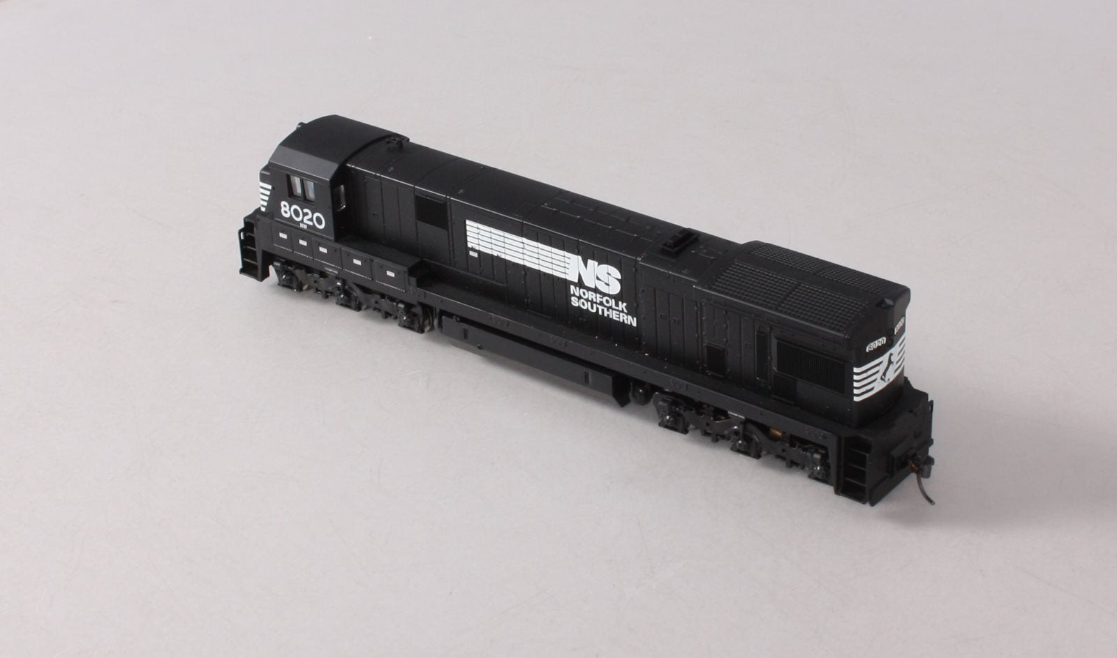 Atlas 8627 HO Scale Norfolk Southern C30-7 Diesel Locomotive #8020