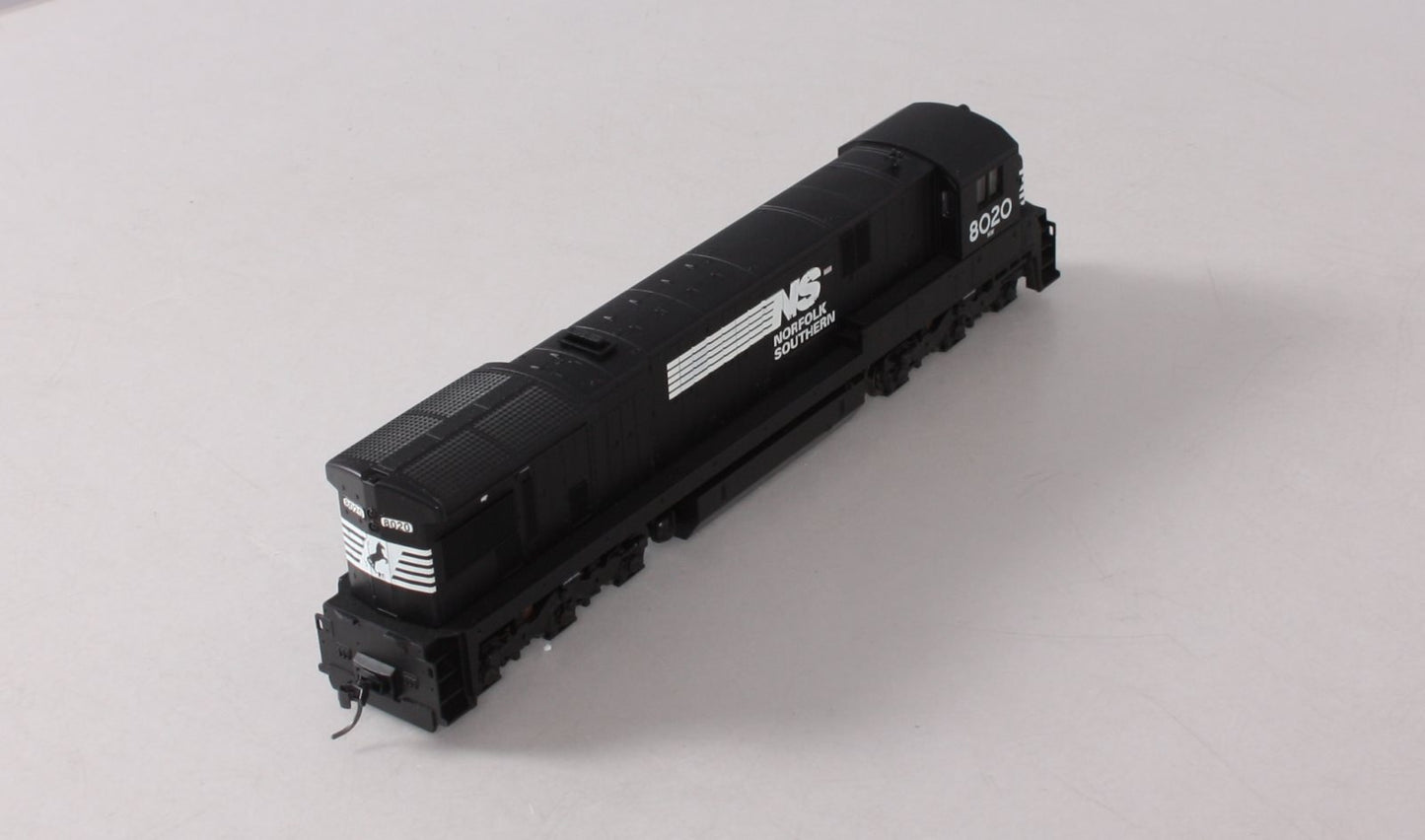 Atlas 8627 HO Scale Norfolk Southern C30-7 Diesel Locomotive #8020