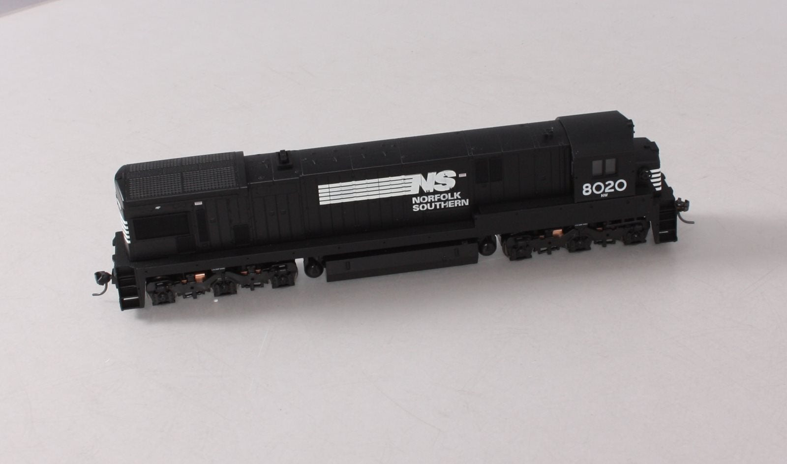 Atlas 8627 HO Scale Norfolk Southern C30-7 Diesel Locomotive #8020