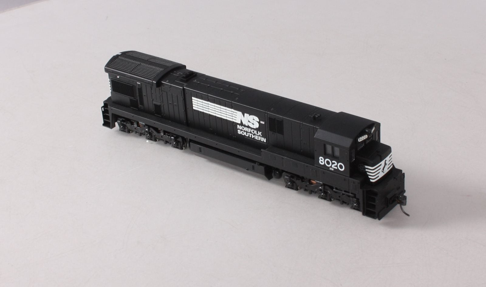 Atlas 8627 HO Scale Norfolk Southern C30-7 Diesel Locomotive #8020