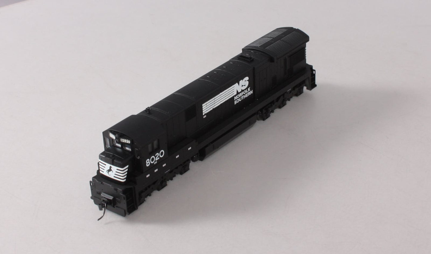 Atlas 8627 HO Scale Norfolk Southern C30-7 Diesel Locomotive #8020
