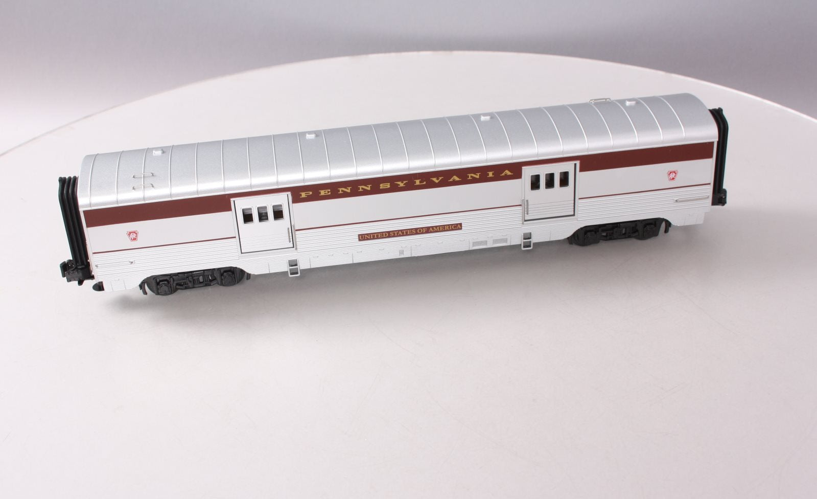 MTH 30-67911 Pennsylvania Railroad 60' Streamlined Baggage Car