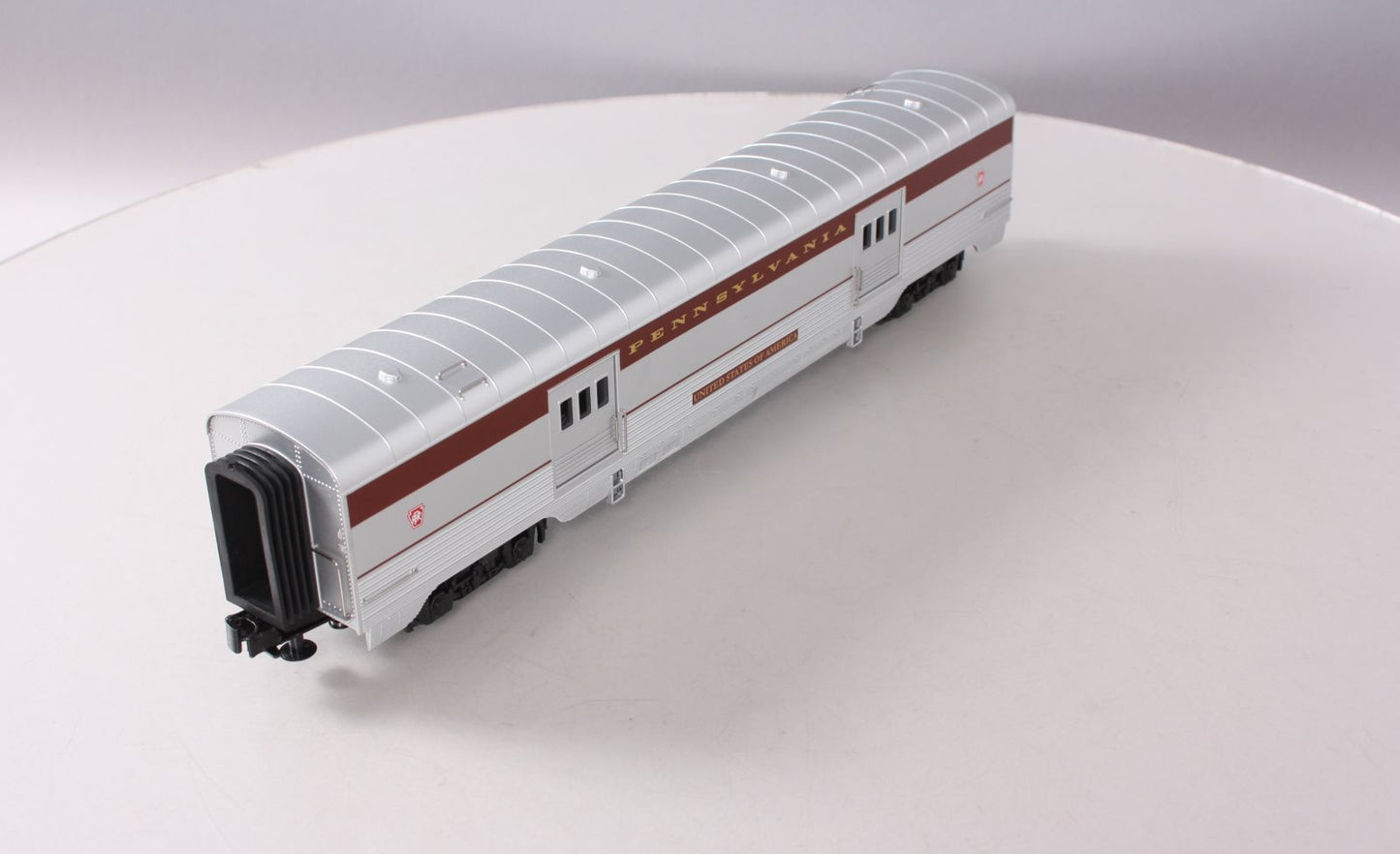 MTH 30-67911 Pennsylvania Railroad 60' Streamlined Baggage Car