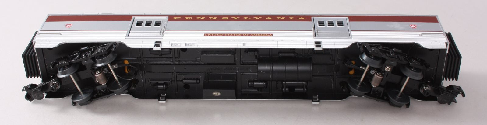 MTH 30-67911 Pennsylvania Railroad 60' Streamlined Baggage Car