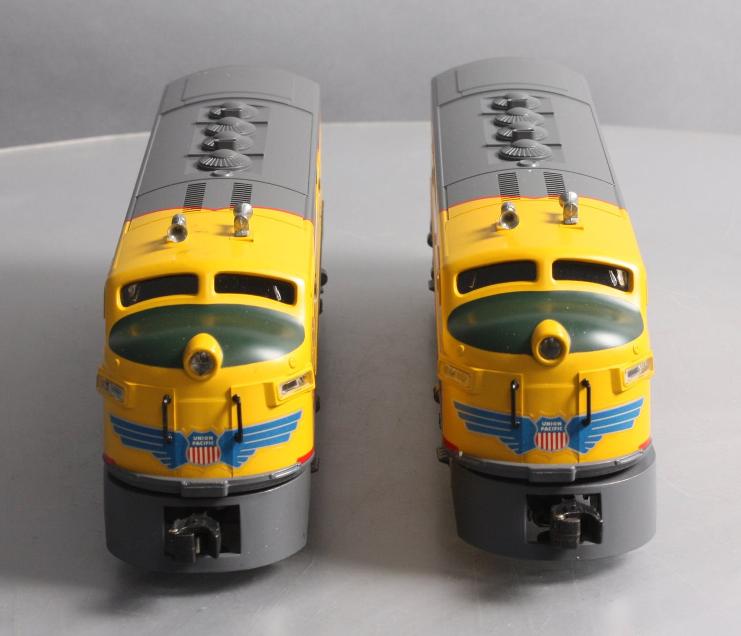 Lionel 6-8480 O Union Pacific Powered and Dummy F3 AA Diesel Set #8480/8482 LN/Box