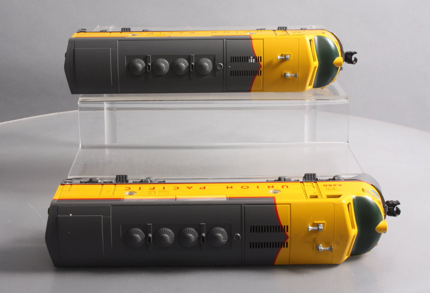 Lionel 6-8480 O Union Pacific Powered and Dummy F3 AA Diesel Set #8480/8482 LN/Box