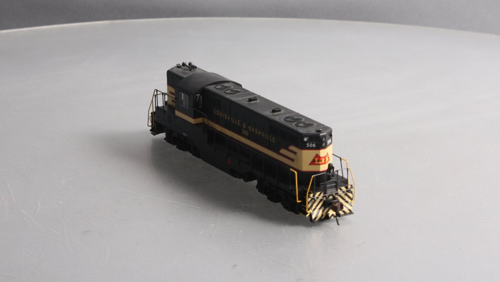 Bachmann 62806 HO Scale Louisville & Nashville GP9 Diesel Locomotive #506 w/ DCC
