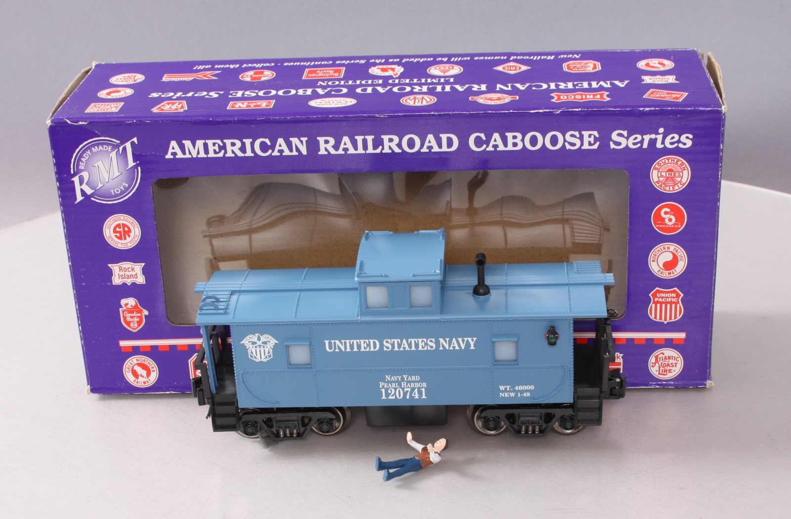 RMT CAB321 O Gauge U.S. Navy Caboose W/ Operating Marker Lights #120741