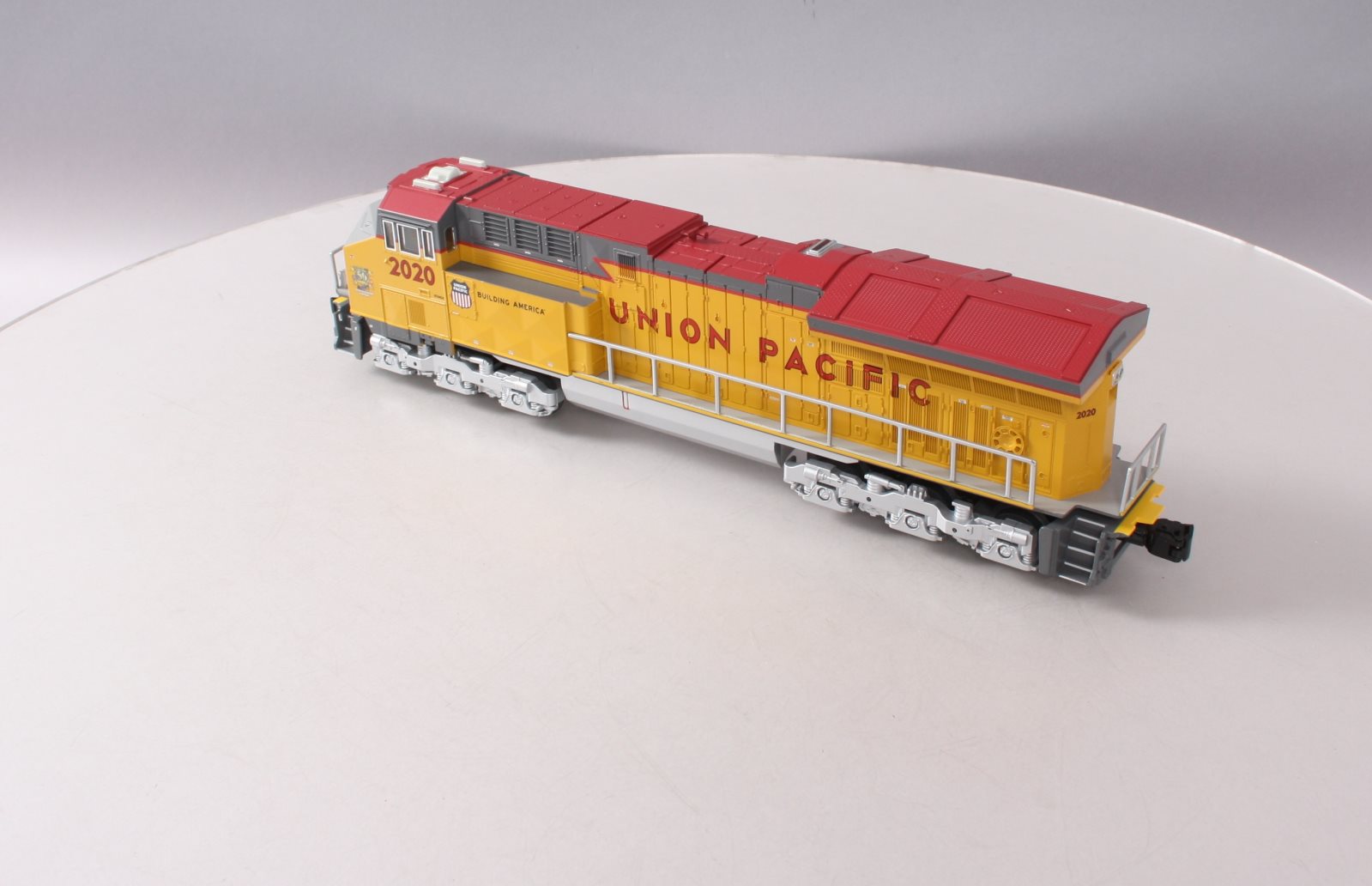 Lionel 2001110 O Union Pacific LCCA 50th Anniversary ET44AC Diesel #2020 NIB
