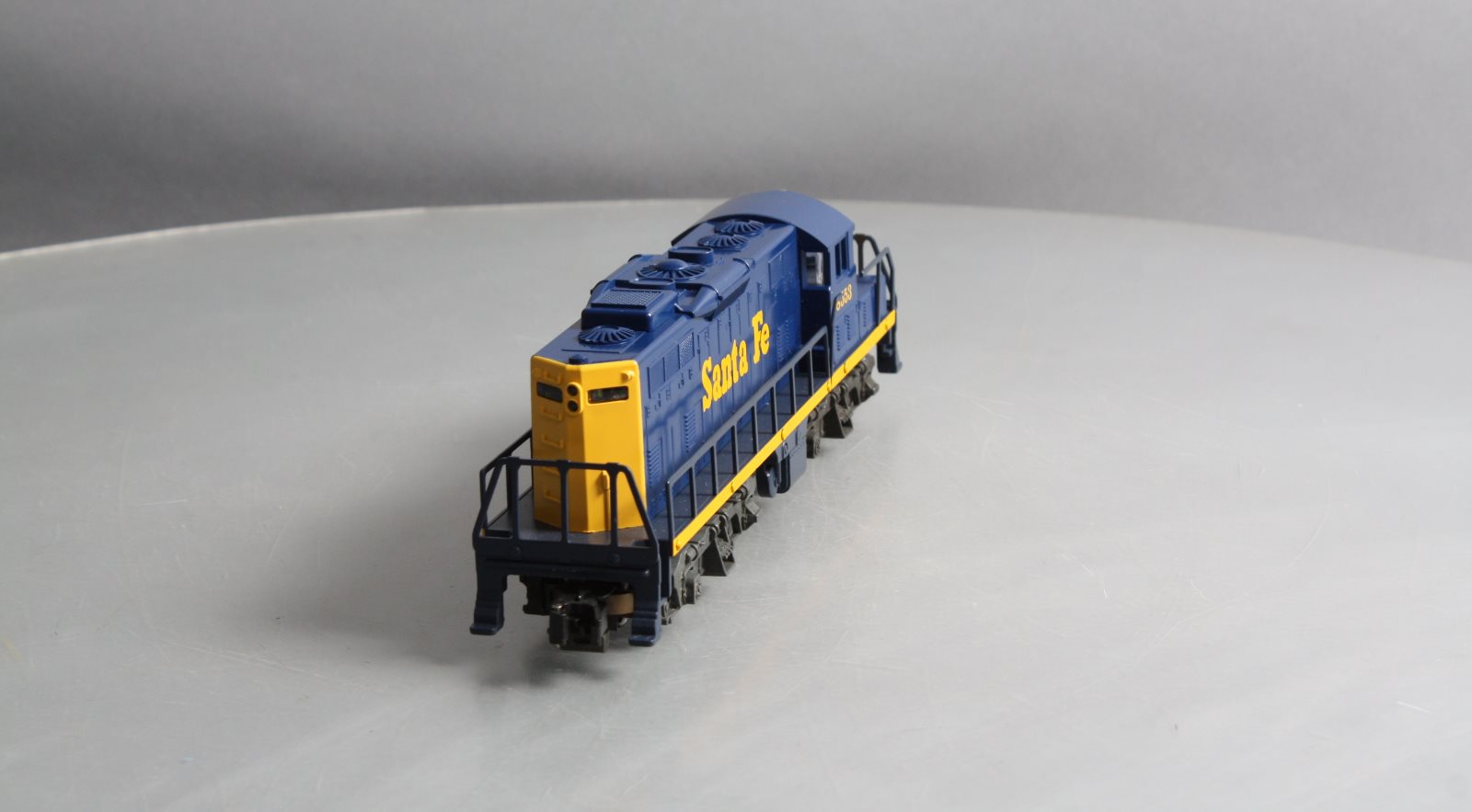 American Flyer 6-48003 S Gauge Santa Fe GP-9 Non-Powered Diesel Locomotive LN/Box