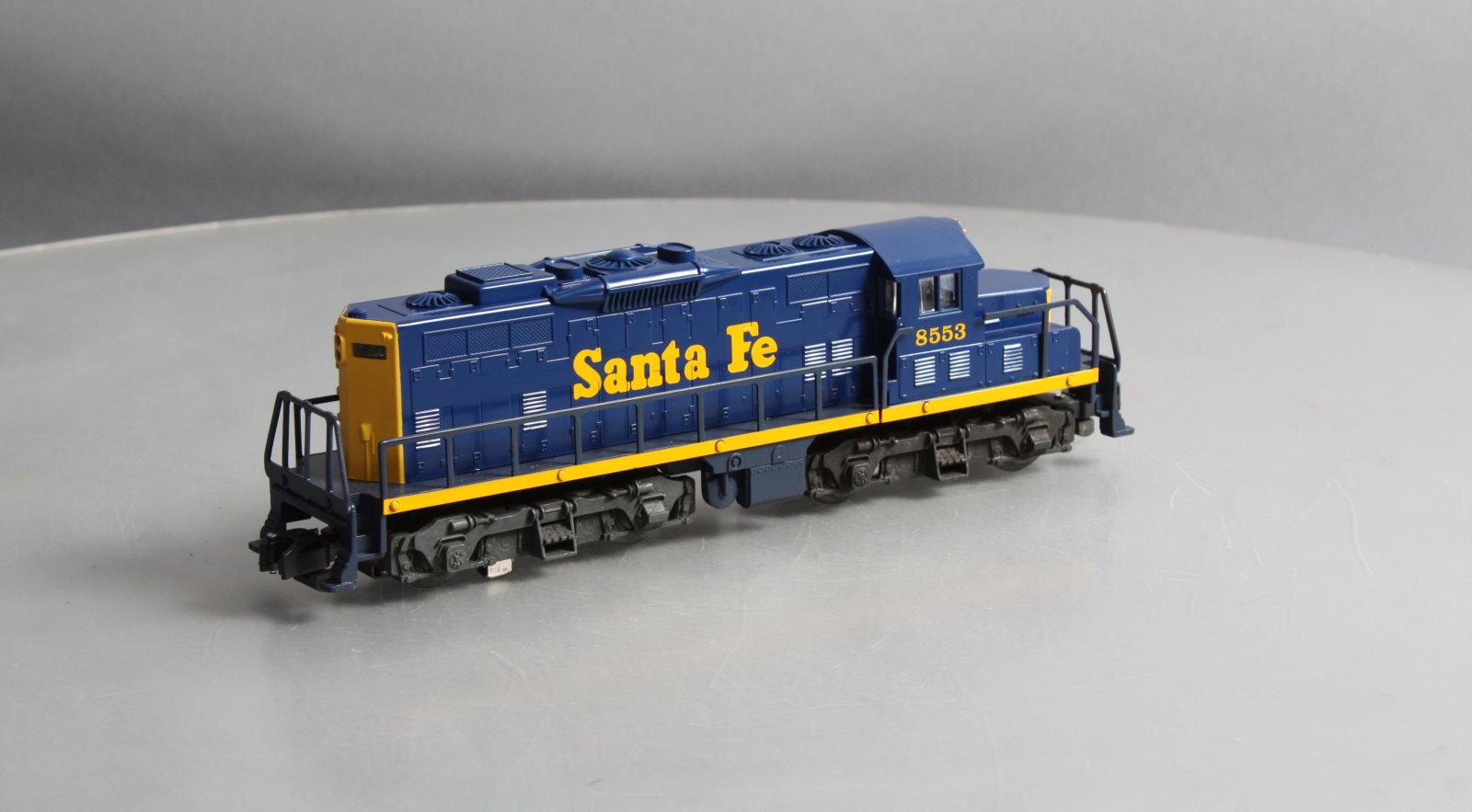American Flyer 6-48003 S Gauge Santa Fe GP-9 Non-Powered Diesel Locomotive LN/Box