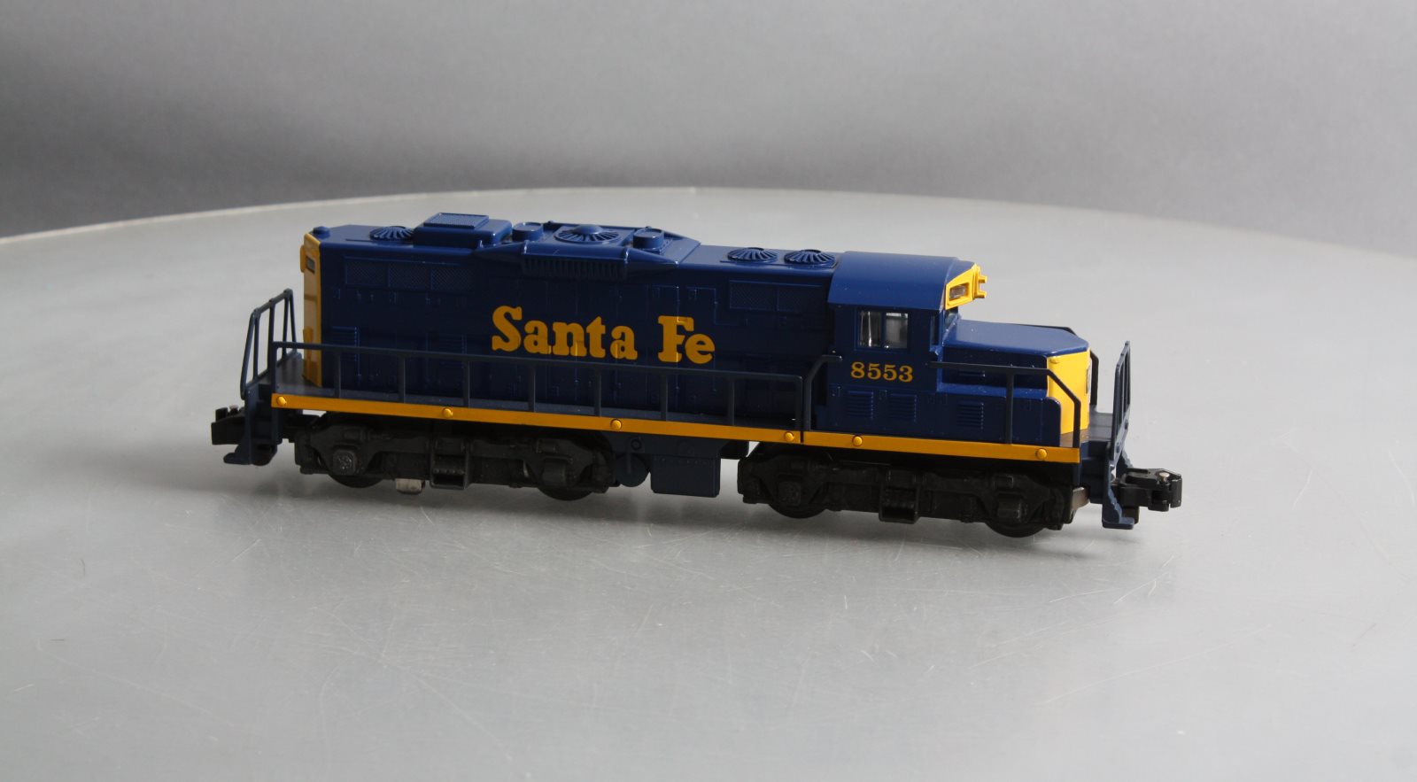 American Flyer 6-48003 S Gauge Santa Fe GP-9 Non-Powered Diesel Locomotive LN/Box