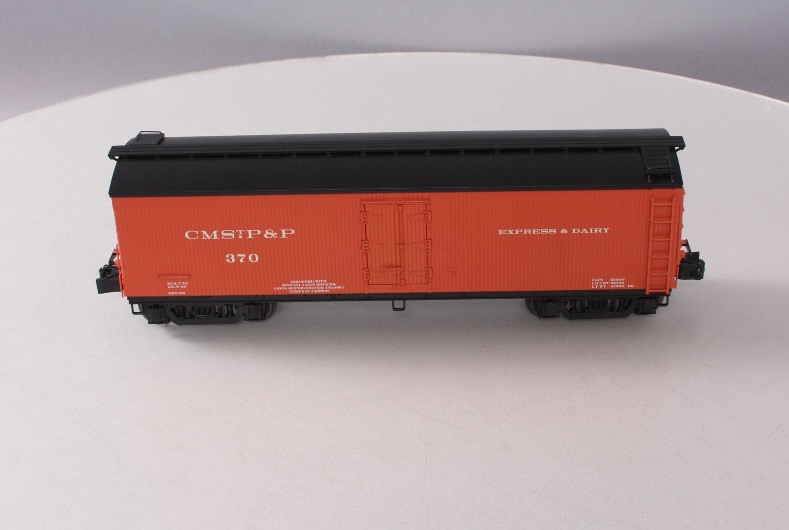 Lionel 6-82639 O Gauge Milwaukee Road Milk Car #370