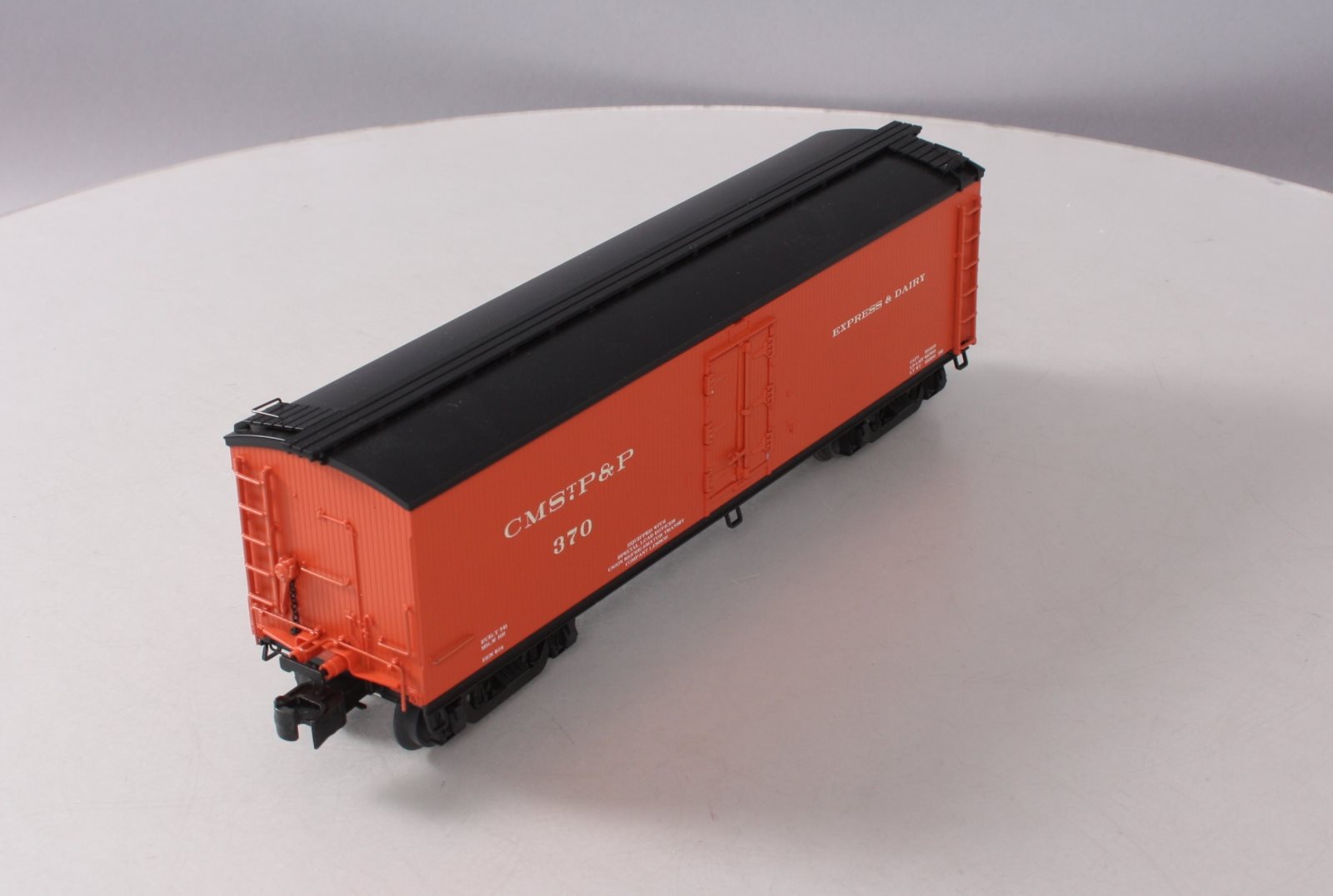Lionel 6-82639 O Gauge Milwaukee Road Milk Car #370