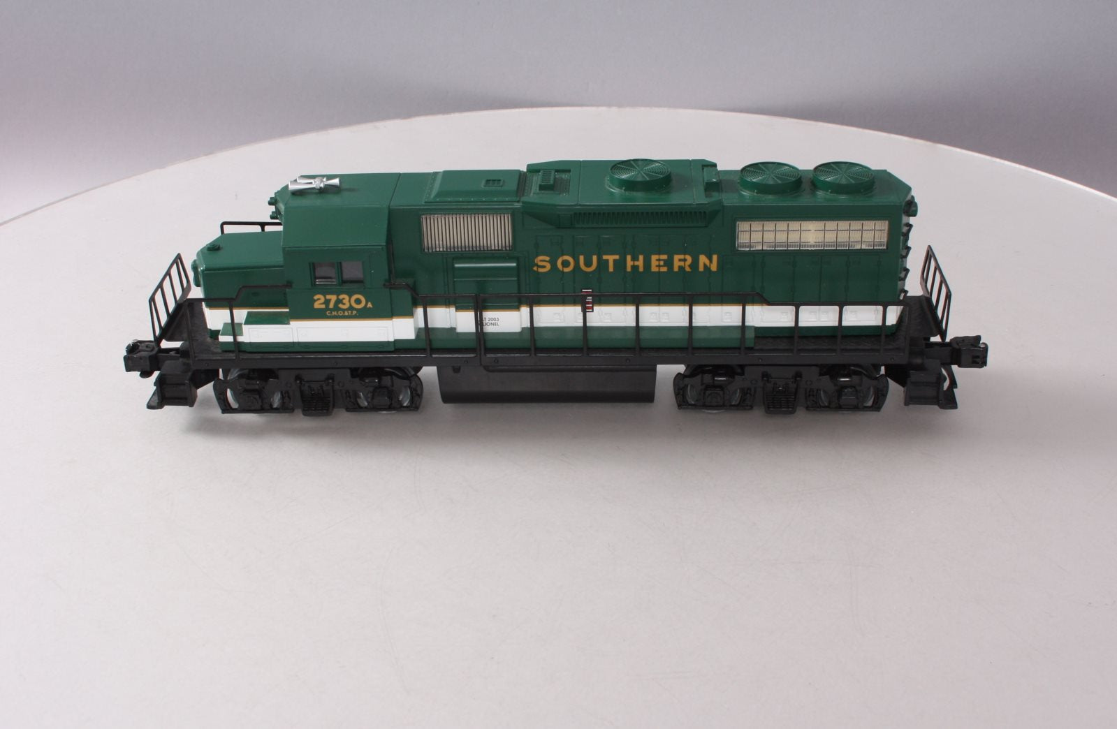 Lionel 6-28843 O Gauge Southern GP-38 Diesel Locomotive #2730 LN