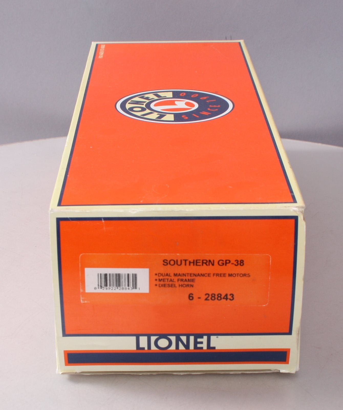 Lionel 6-28843 O Gauge Southern GP-38 Diesel Locomotive #2730 LN/Box