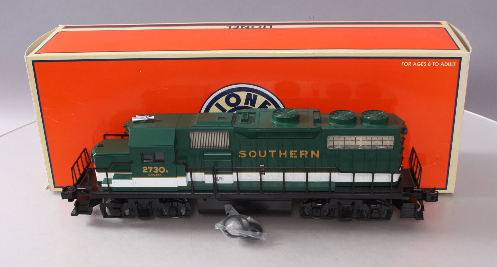Lionel 6-28843 O Gauge Southern GP-38 Diesel Locomotive #2730 LN/Box