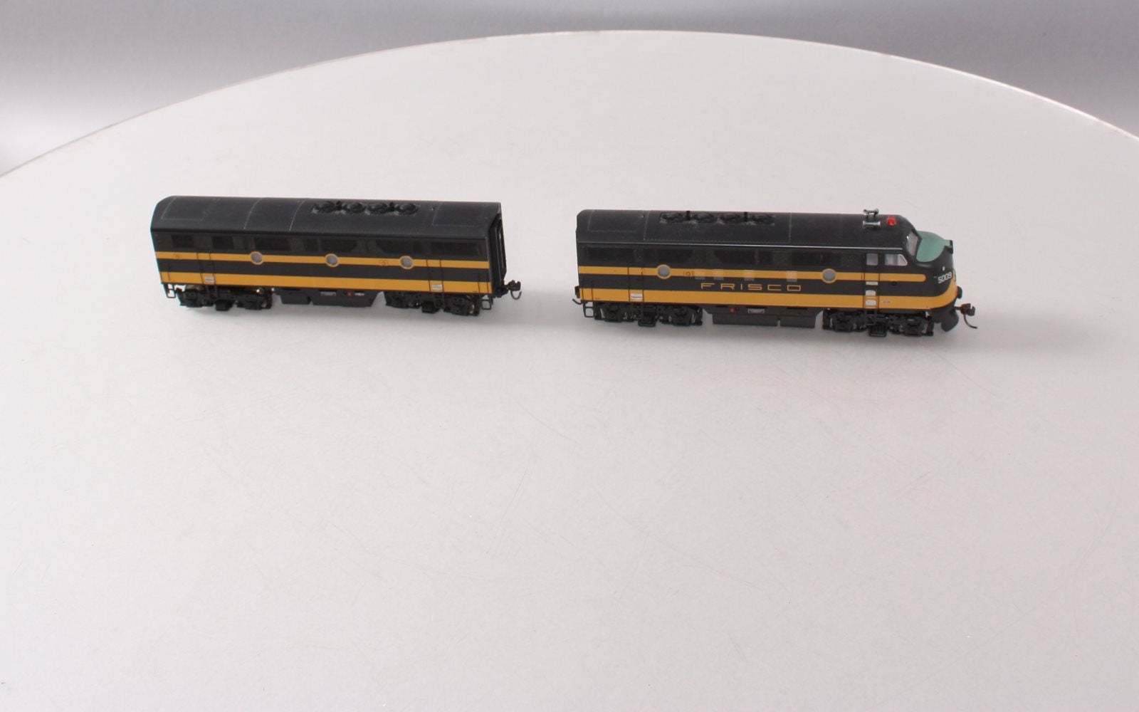 Athearn G2518 HO Scale Frisco F3 Diesel Locomotive AB Set #5009/5109 LN/Box